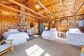 Steps to North Hampton Beach: Cottage w/ Deck!