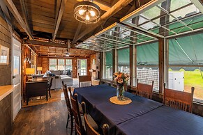 Steps to North Hampton Beach: Cottage w/ Deck!