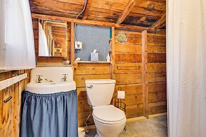 Steps to North Hampton Beach: Cottage w/ Deck!