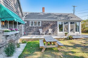 Steps to North Hampton Beach: Cottage w/ Deck!