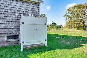 Steps to North Hampton Beach: Cottage w/ Deck!