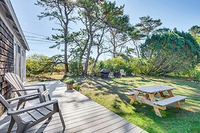 Steps to North Hampton Beach: Cottage w/ Deck!