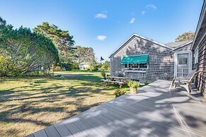 Steps to North Hampton Beach: Cottage w/ Deck!