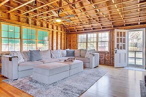 Steps to North Hampton Beach: Cottage w/ Deck!