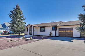 3 Mi to The Polar Express: Williams Home w/ Grill!