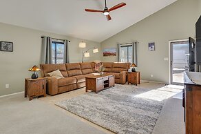 3 Mi to The Polar Express: Williams Home w/ Grill!