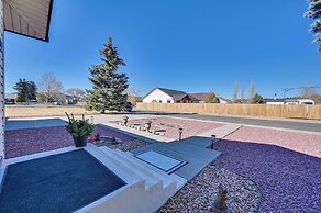 3 Mi to The Polar Express: Williams Home w/ Grill!