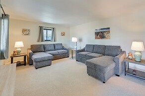 3 Mi to The Polar Express: Williams Home w/ Grill!