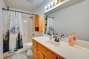 3 Mi to The Polar Express: Williams Home w/ Grill!