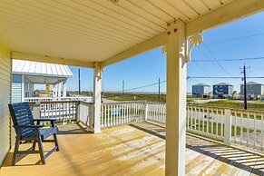 Walk to Beach: Gulf-view Home in Surfside Beach!
