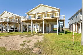 Walk to Beach: Gulf-view Home in Surfside Beach!