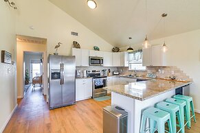 Walk to Beach: Gulf-view Home in Surfside Beach!