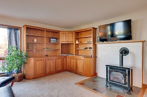 Lakefront Family Retreat w/ Dock in Newport!