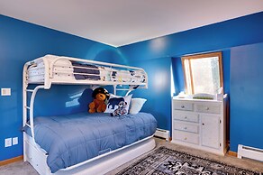 Lakefront Family Retreat w/ Dock in Newport!