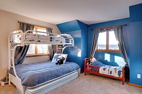 Lakefront Family Retreat w/ Dock in Newport!