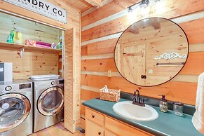 Hot Tub & Games: Ridgetop Cabin in Blue Ridge!