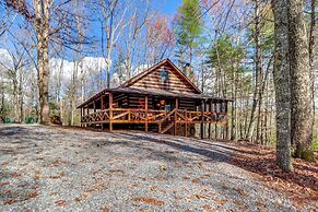 Hot Tub & Games: Ridgetop Cabin in Blue Ridge!