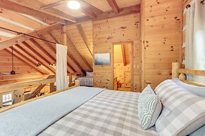 Hot Tub & Games: Ridgetop Cabin in Blue Ridge!