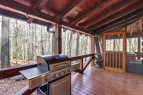 Hot Tub & Games: Ridgetop Cabin in Blue Ridge!