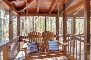 Hot Tub & Games: Ridgetop Cabin in Blue Ridge!