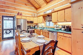 Hot Tub & Games: Ridgetop Cabin in Blue Ridge!