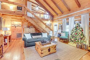 Hot Tub & Games: Ridgetop Cabin in Blue Ridge!