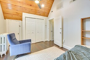 Walk to Roanoke River Greenway: Mountain-view Home