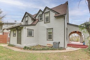 Walk to Roanoke River Greenway: Mountain-view Home