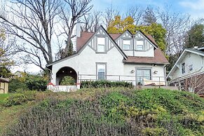 Walk to Roanoke River Greenway: Mountain-view Home