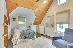 Walk to Roanoke River Greenway: Mountain-view Home