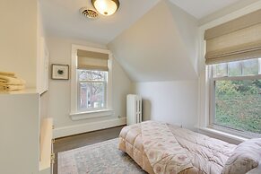 Walk to Roanoke River Greenway: Mountain-view Home