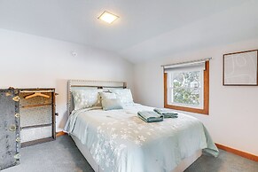 Lakefront Salem Retreat - Fish, Swim, Kayak & More