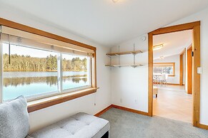 Lakefront Salem Retreat - Fish, Swim, Kayak & More