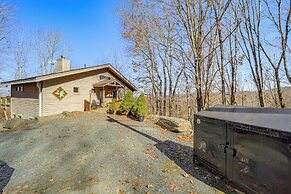 Deck, Fire Pit & Game Room: Beech Mountain Retreat