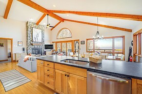 Deck, Fire Pit & Game Room: Beech Mountain Retreat