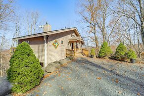 Deck, Fire Pit & Game Room: Beech Mountain Retreat