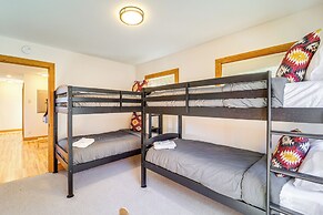 Deck, Fire Pit & Game Room: Beech Mountain Retreat