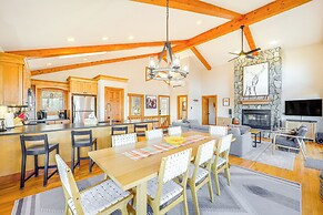 Deck, Fire Pit & Game Room: Beech Mountain Retreat