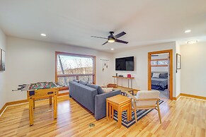 Deck, Fire Pit & Game Room: Beech Mountain Retreat