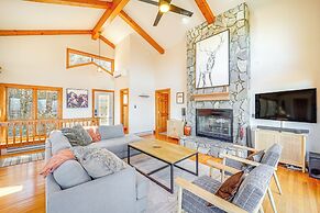 Deck, Fire Pit & Game Room: Beech Mountain Retreat