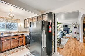 2 Mi to Downtown Flushing: Spacious Retreat!