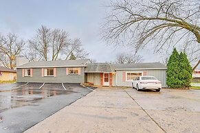 2 Mi to Downtown Flushing: Spacious Retreat!