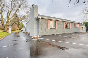 2 Mi to Downtown Flushing: Spacious Retreat!