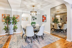 2 Mi to Downtown Flushing: Spacious Retreat!