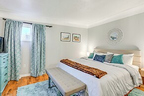 2 Mi to Downtown Flushing: Spacious Retreat!