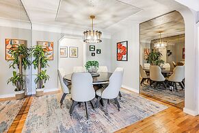 2 Mi to Downtown Flushing: Spacious Retreat!