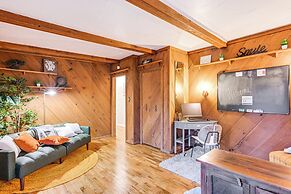 2 Mi to Downtown Flushing: Spacious Retreat!