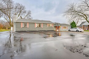 2 Mi to Downtown Flushing: Spacious Retreat!