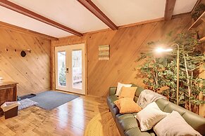 2 Mi to Downtown Flushing: Spacious Retreat!