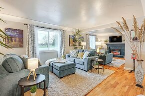 2 Mi to Downtown Flushing: Spacious Retreat!